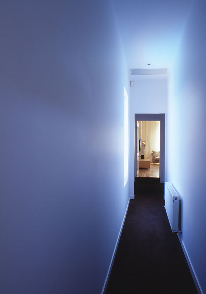 Slobom Residence #2_48_hallway to parents' bedroom_Stephen Varady Photo ©